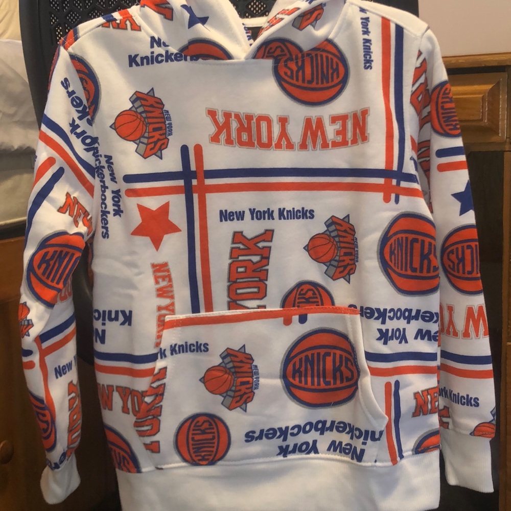 NBA Knicks Pullover Sweater